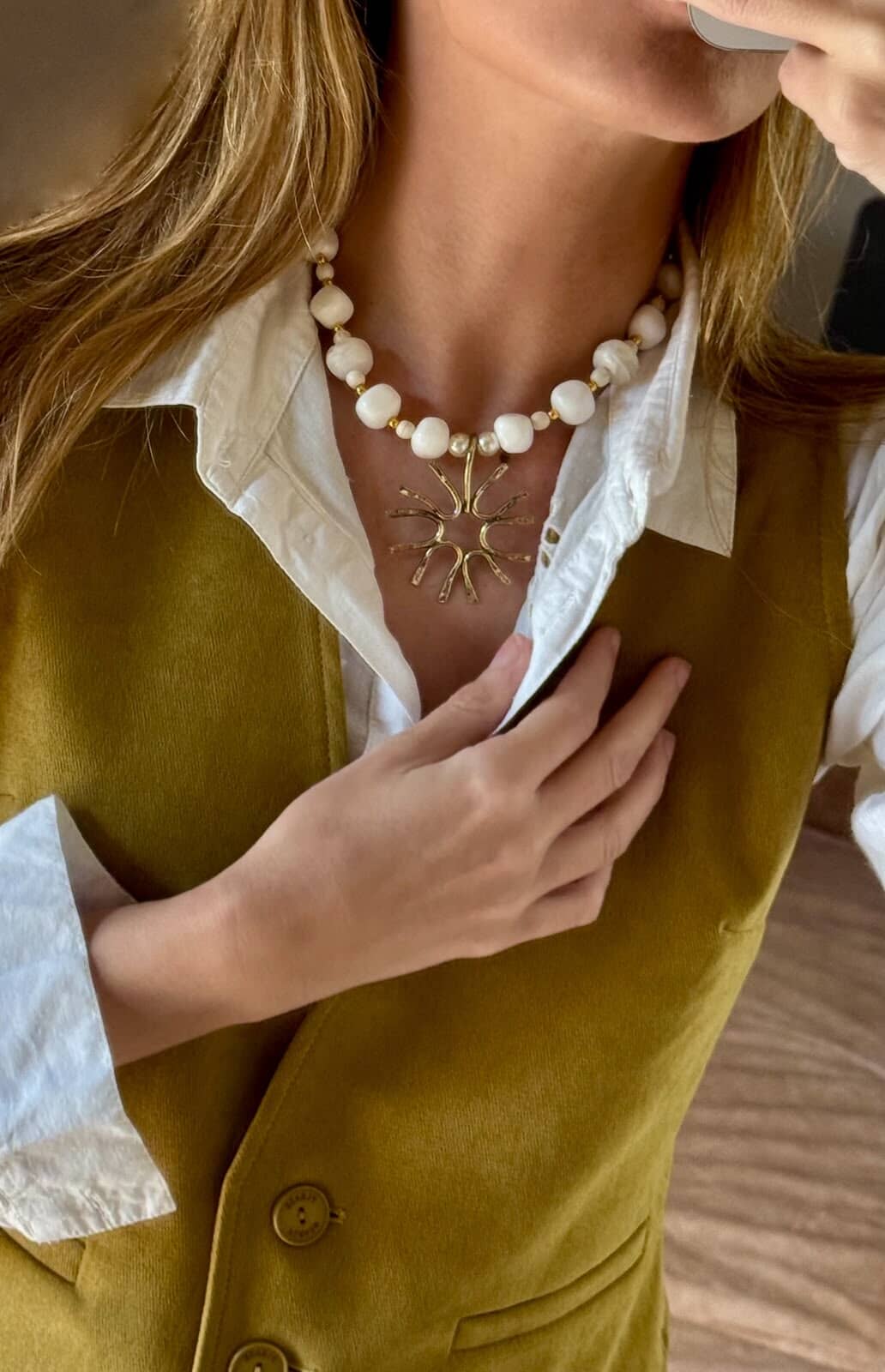 Collar Sol con piedras blancas