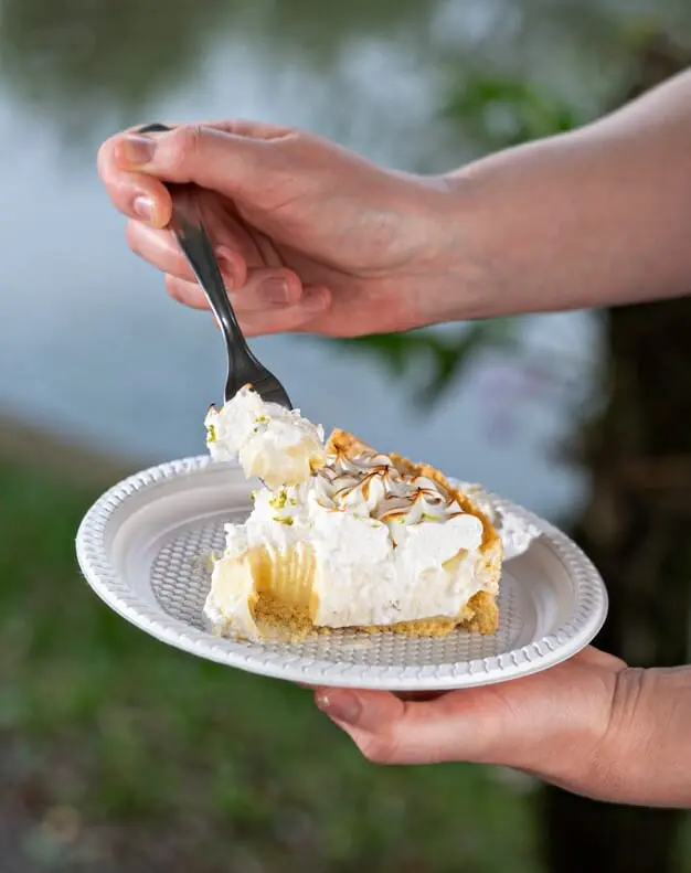 White round plate