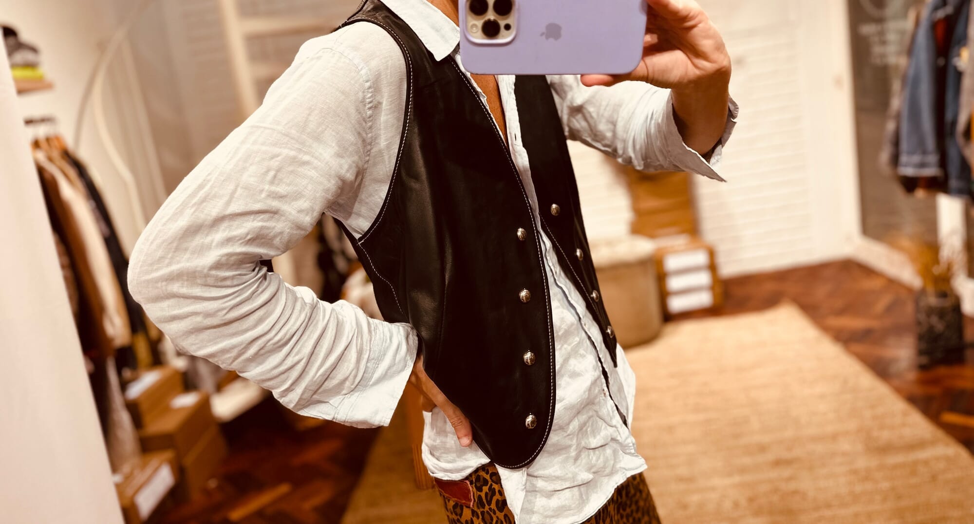 Leather vest Tachas