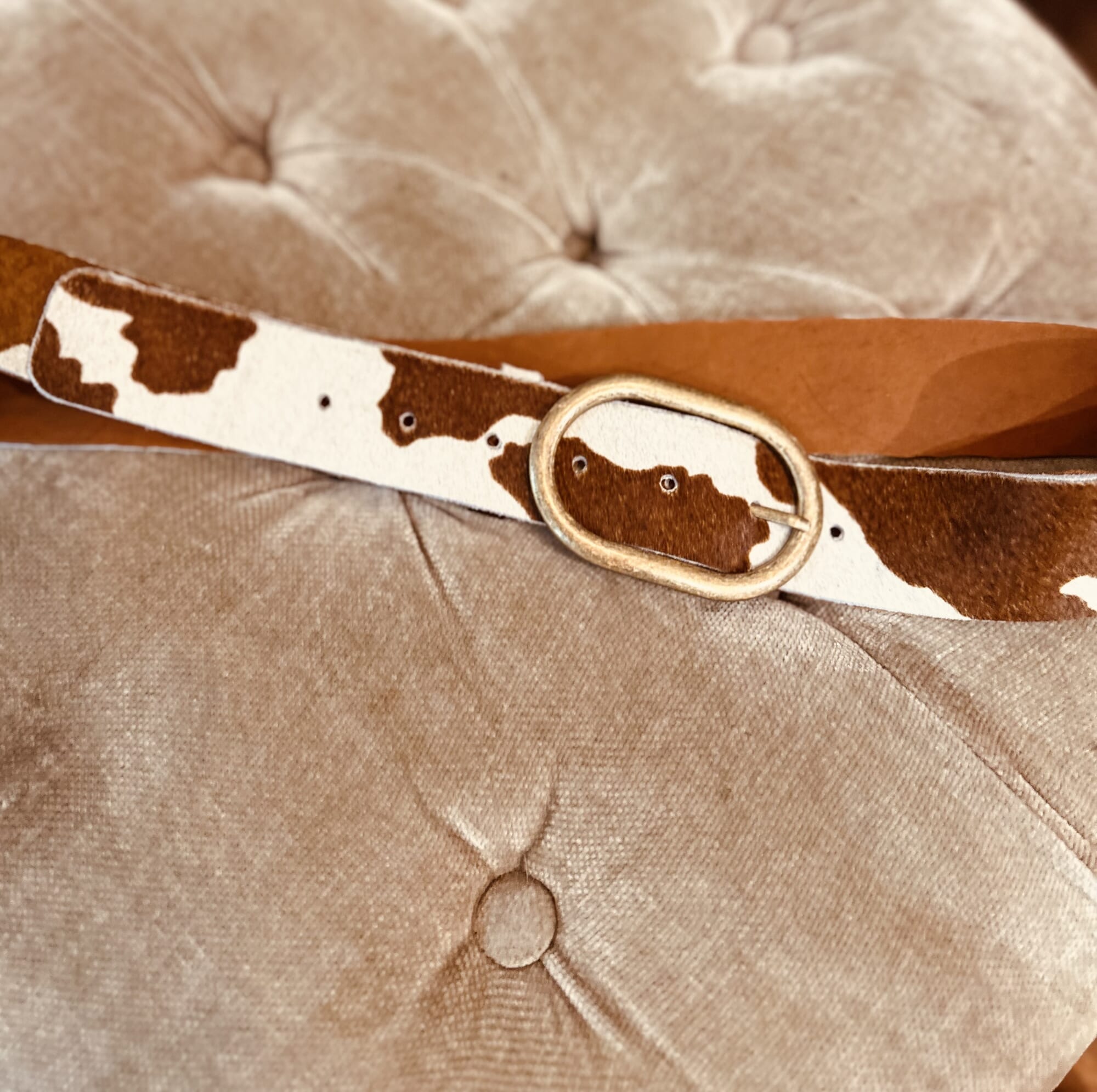 Cinturon cow print 100% leather