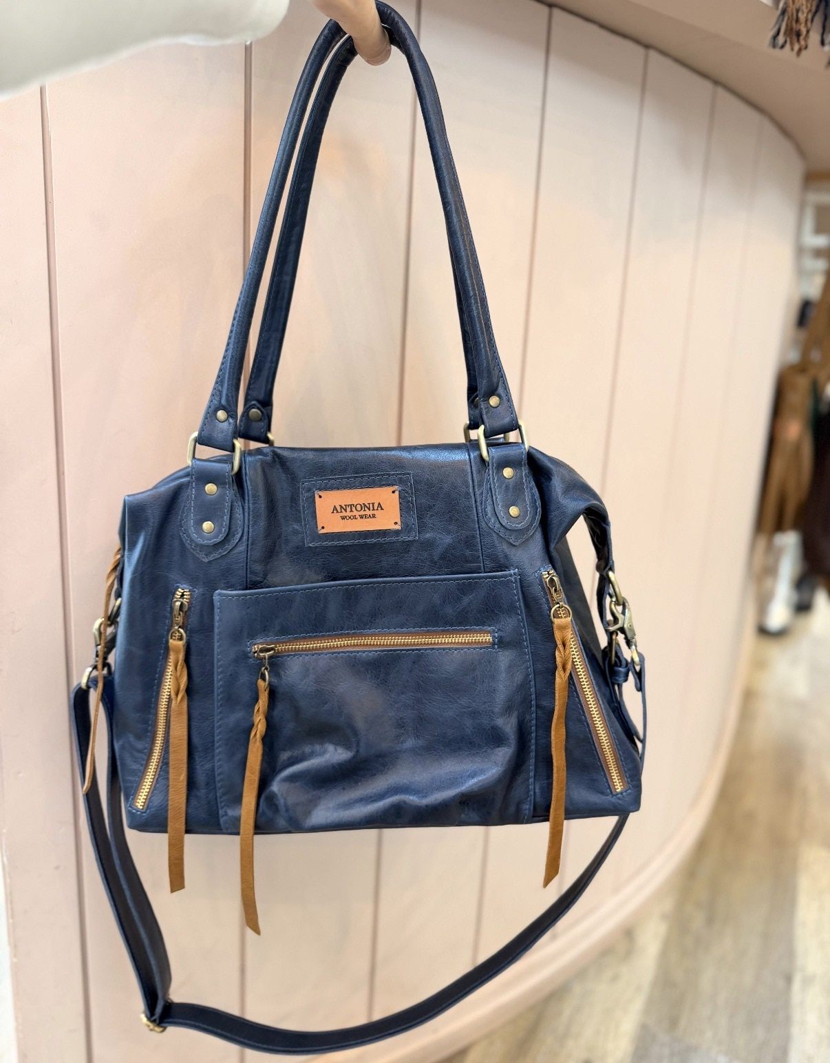 Cartera Revolution leather bag