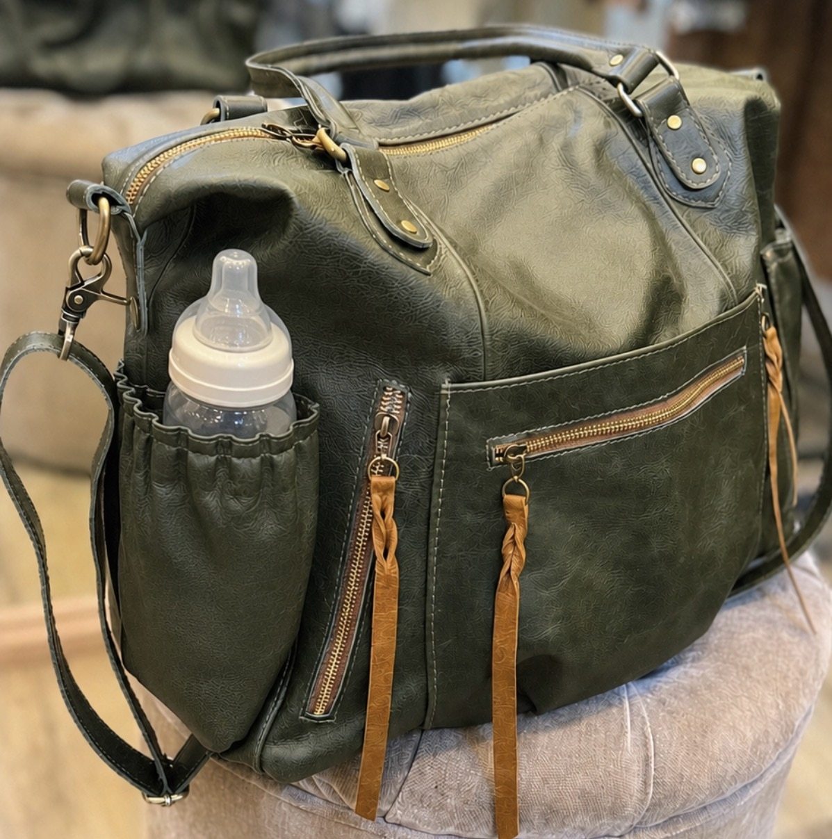 Bolso maternal  de cuero