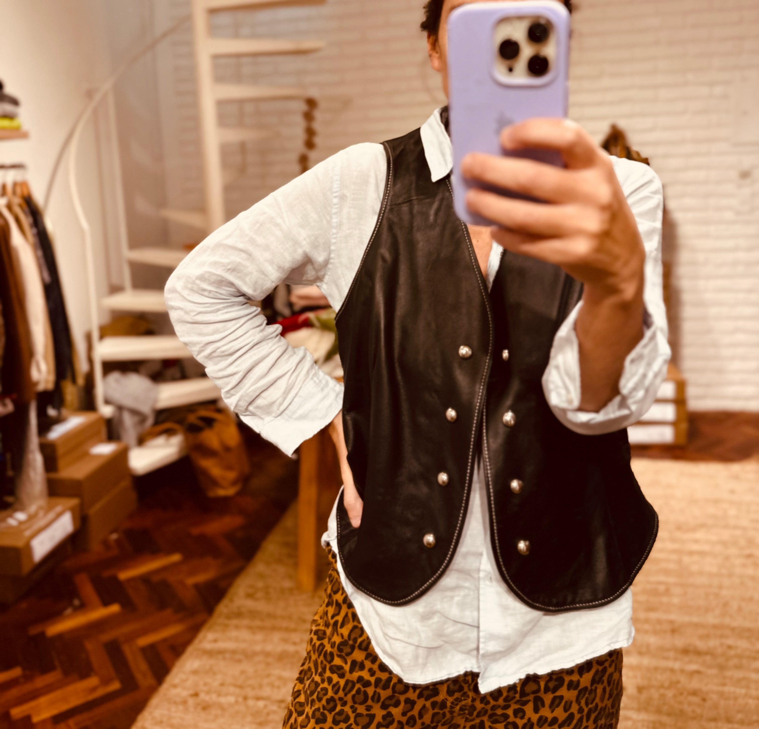 Leather vest Tachas
