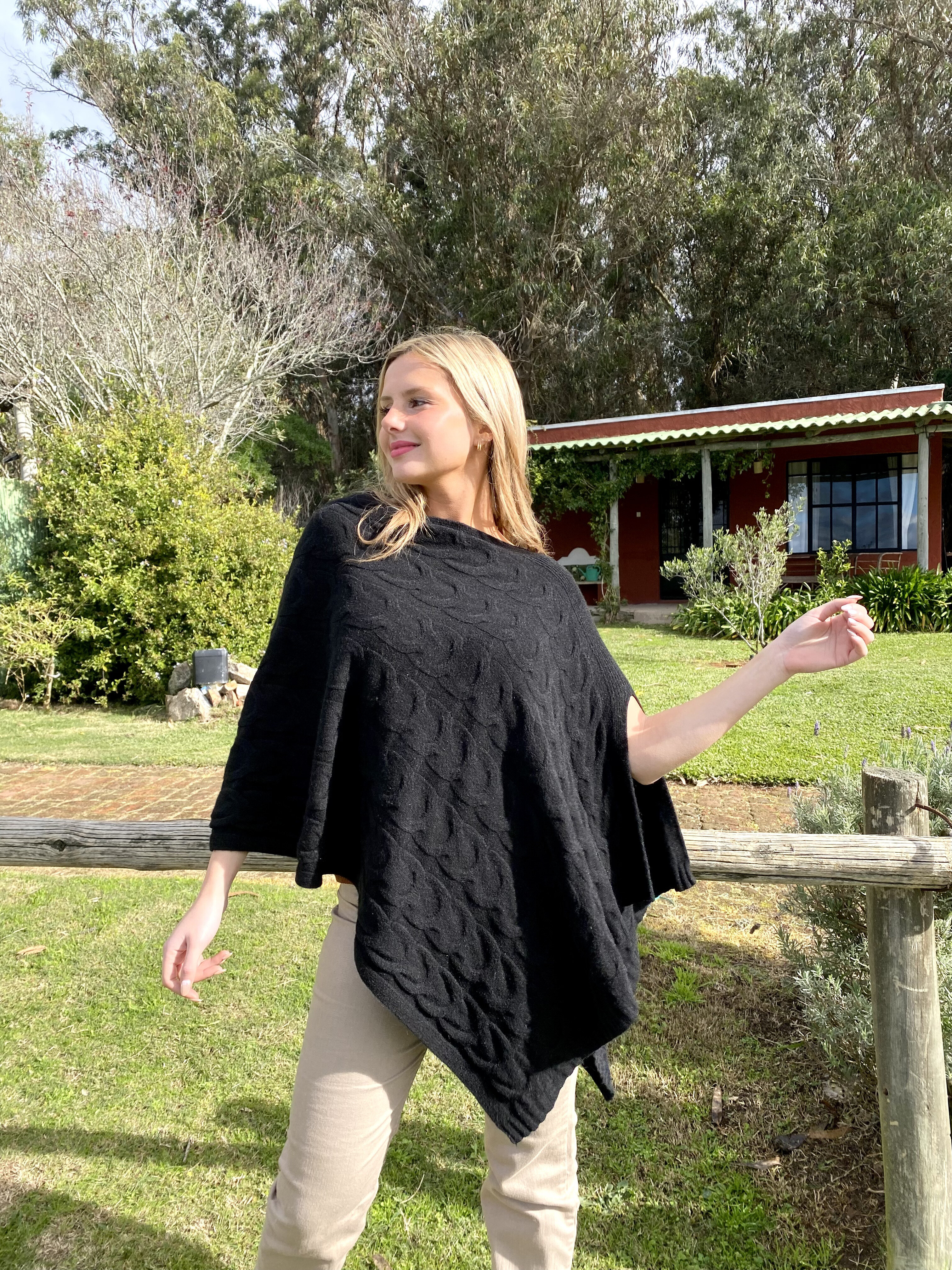 Poncho Carmina
