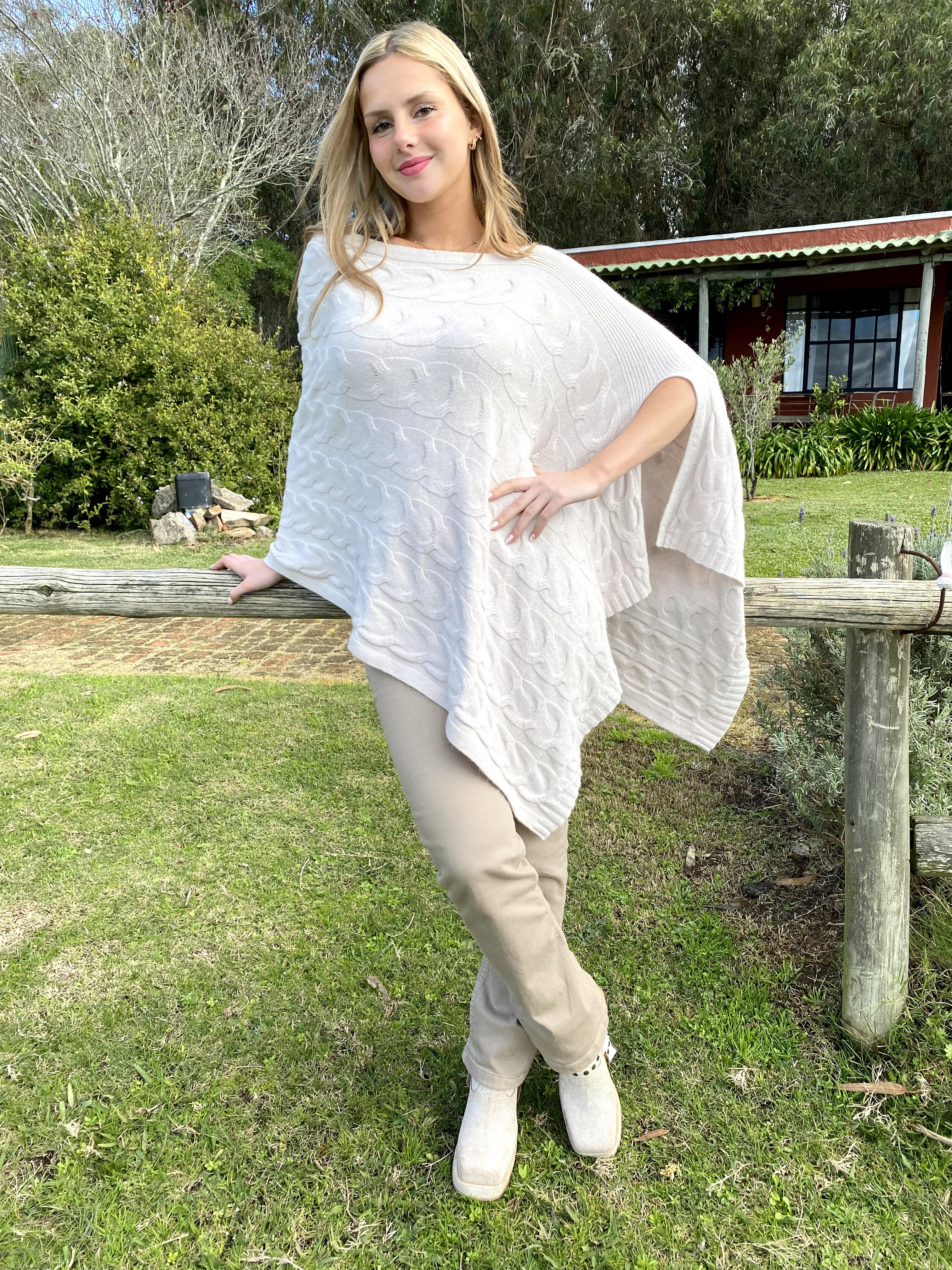 Poncho Carmina