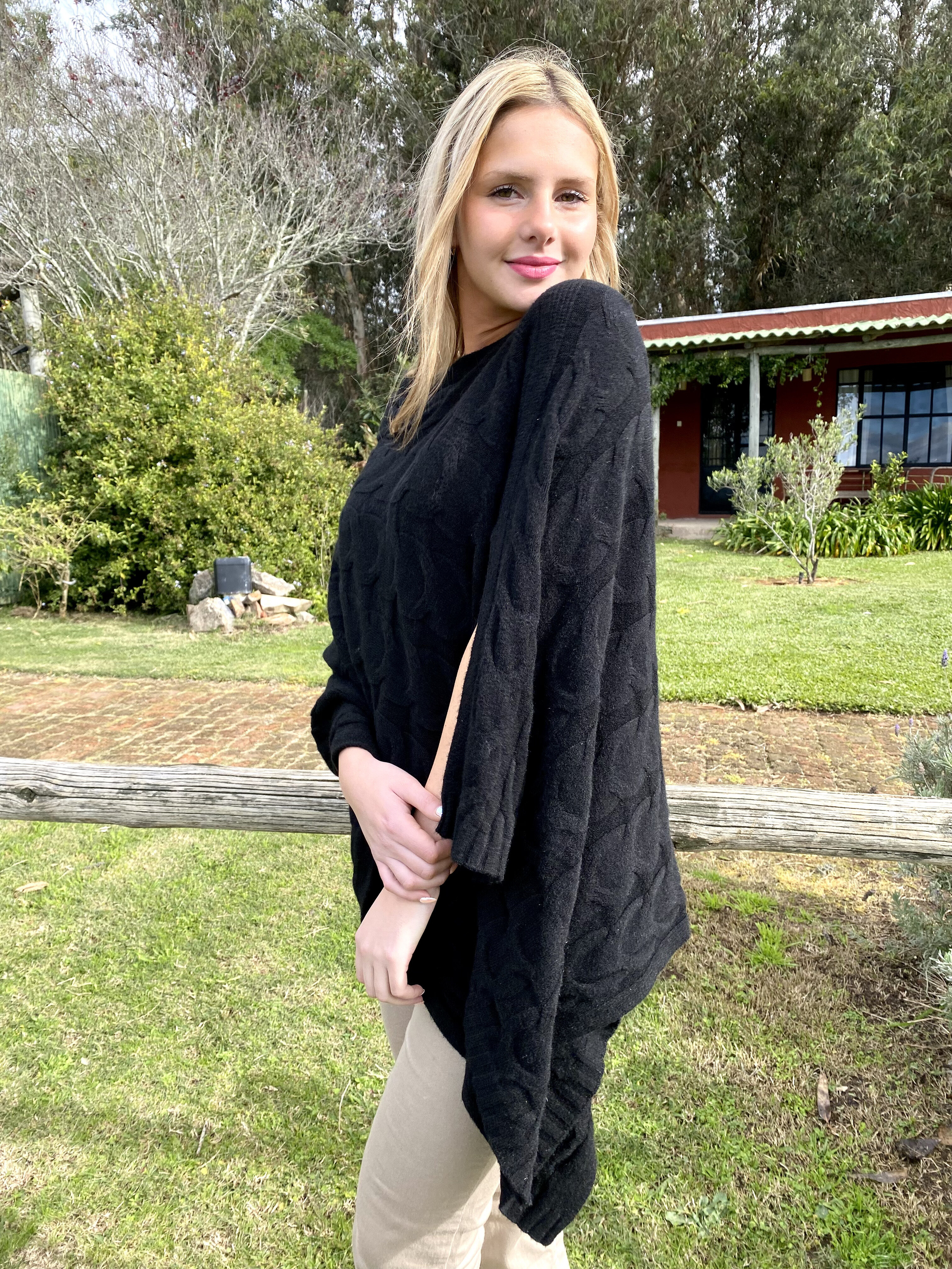 Poncho Carmina