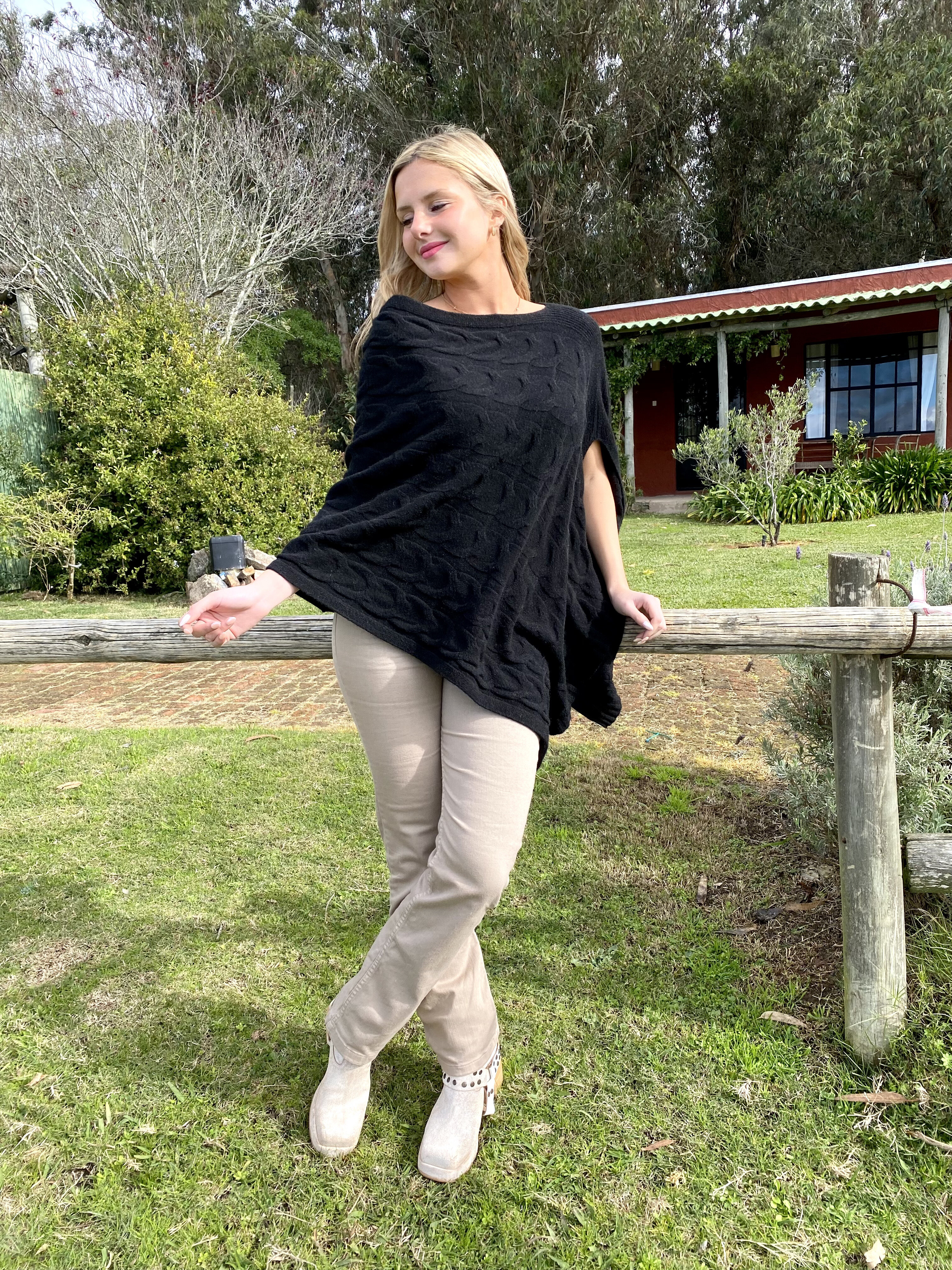 Poncho Carmina