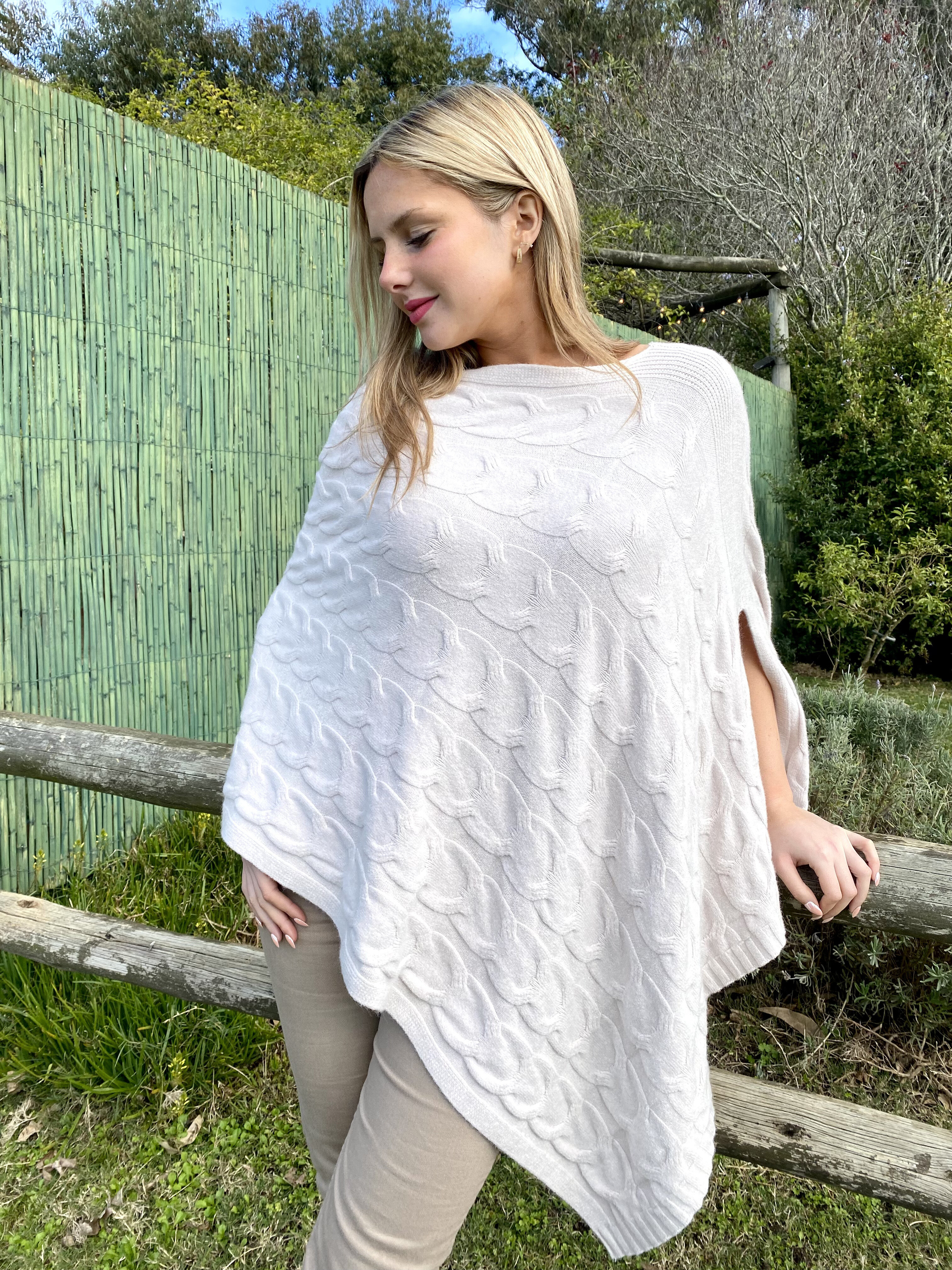 Poncho Carmina