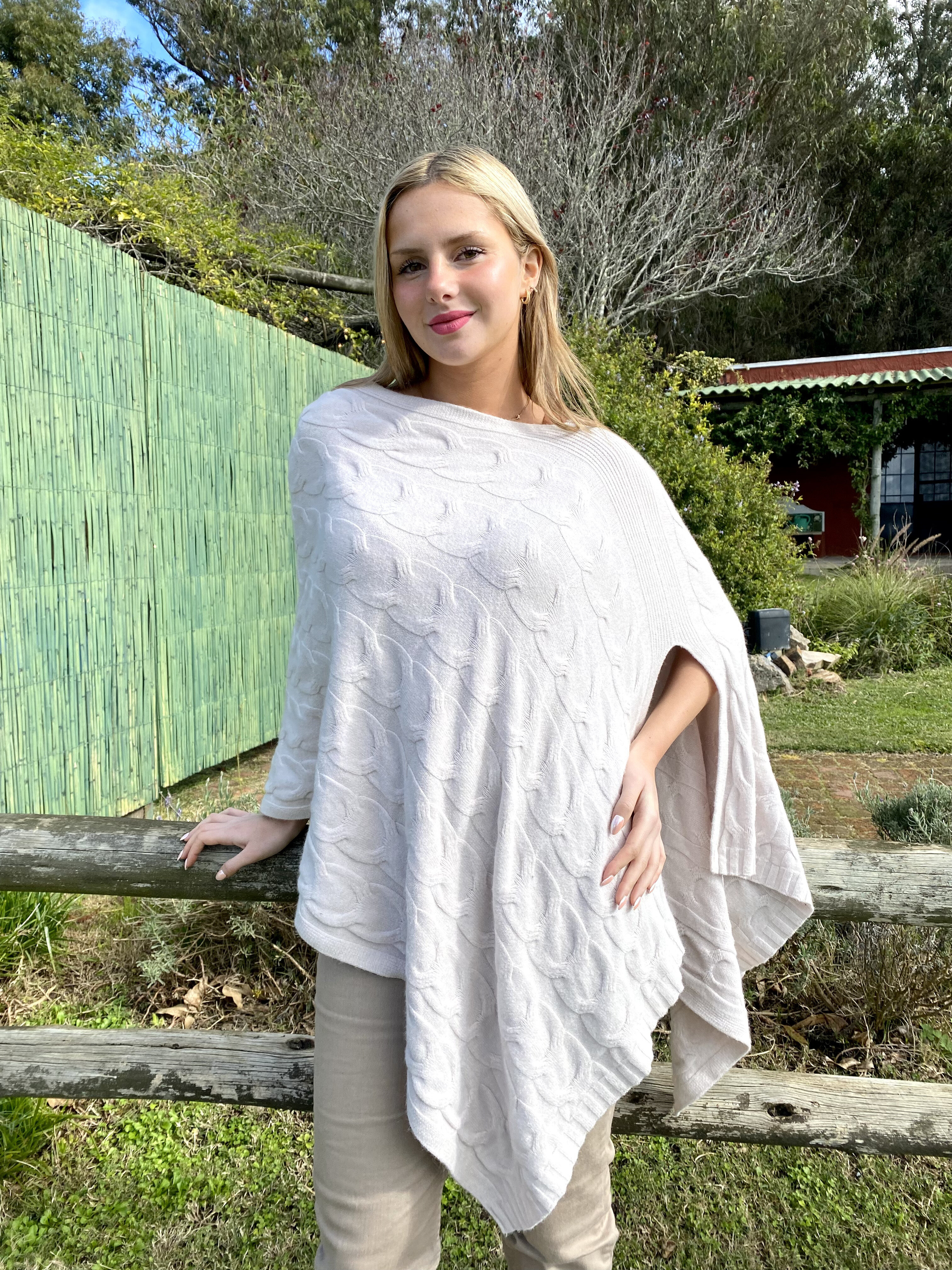 Poncho Carmina