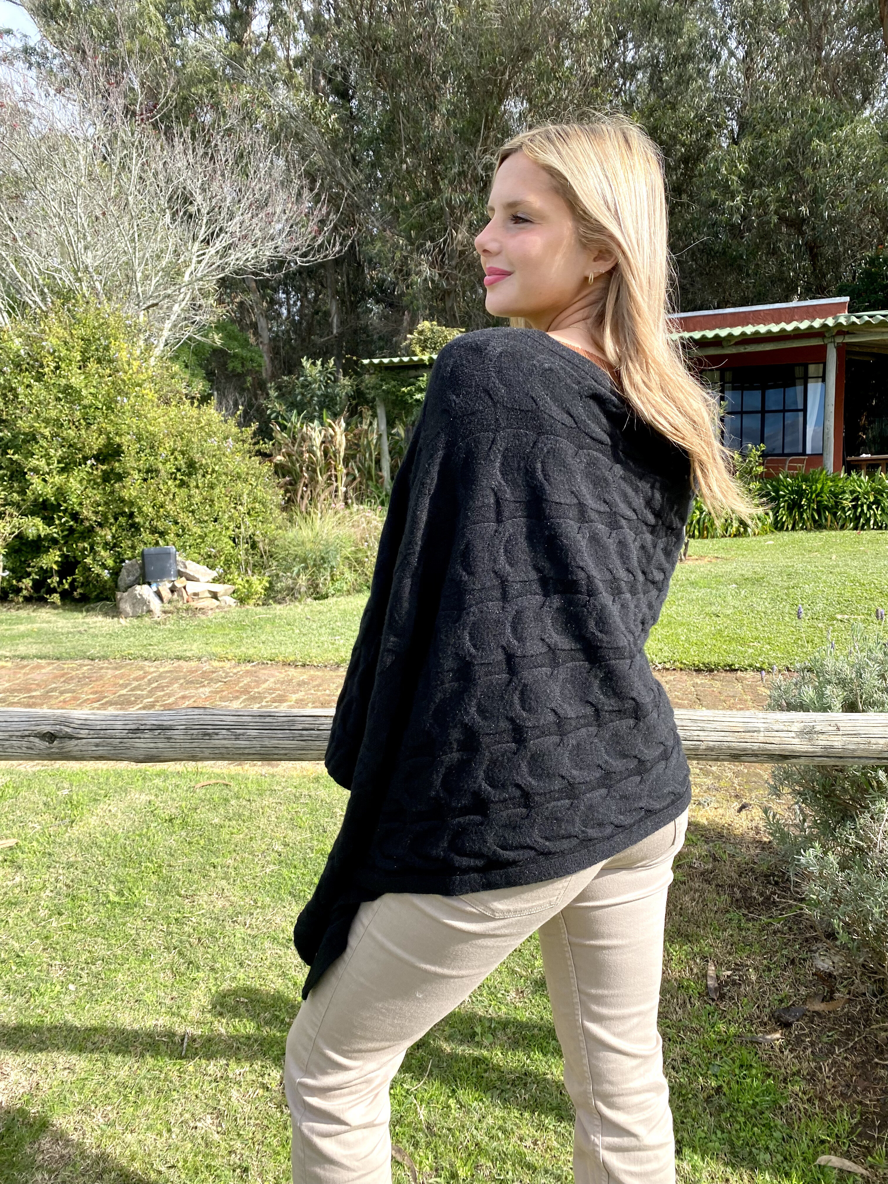 Poncho Carmina