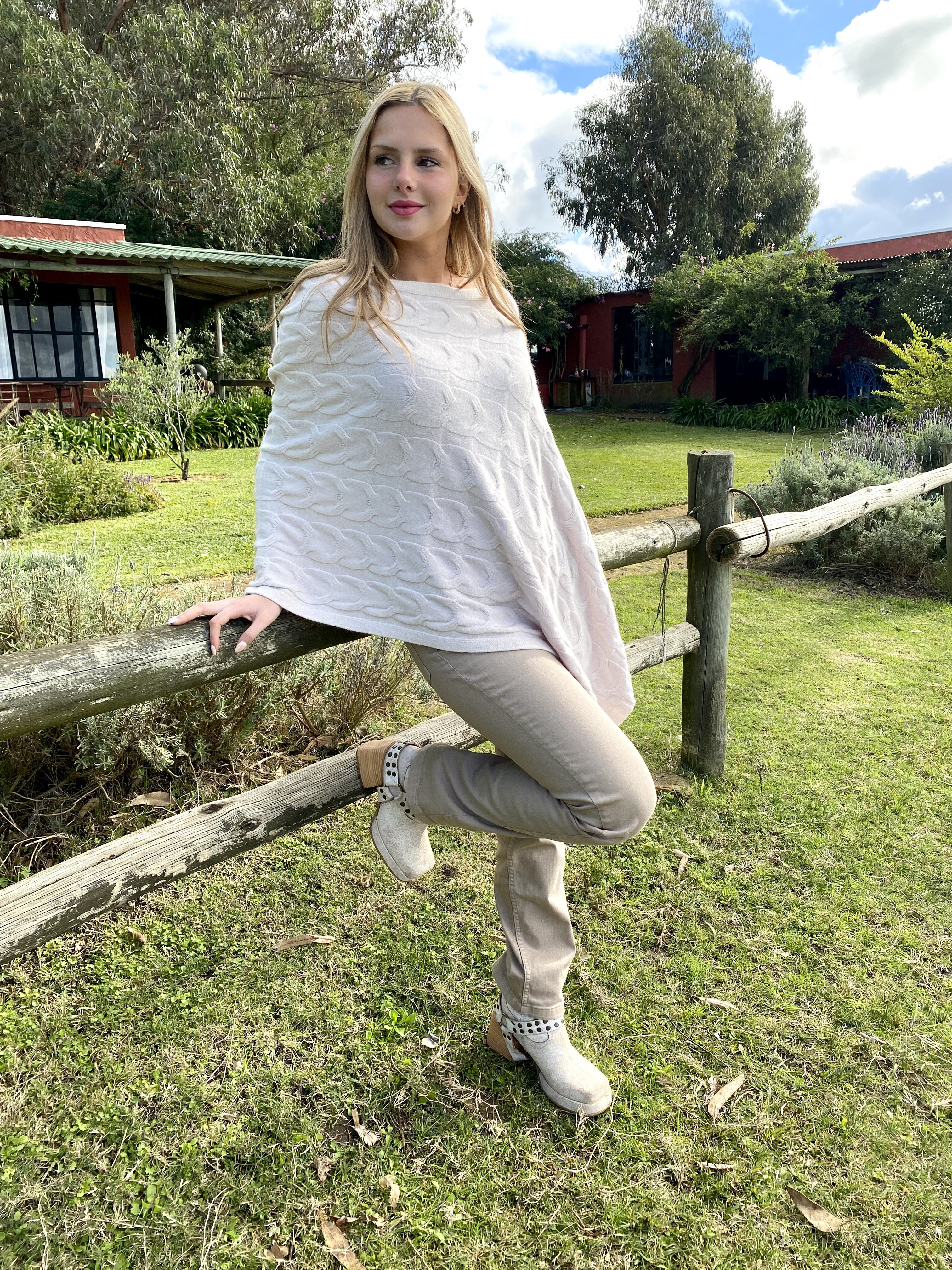 Poncho Carmina