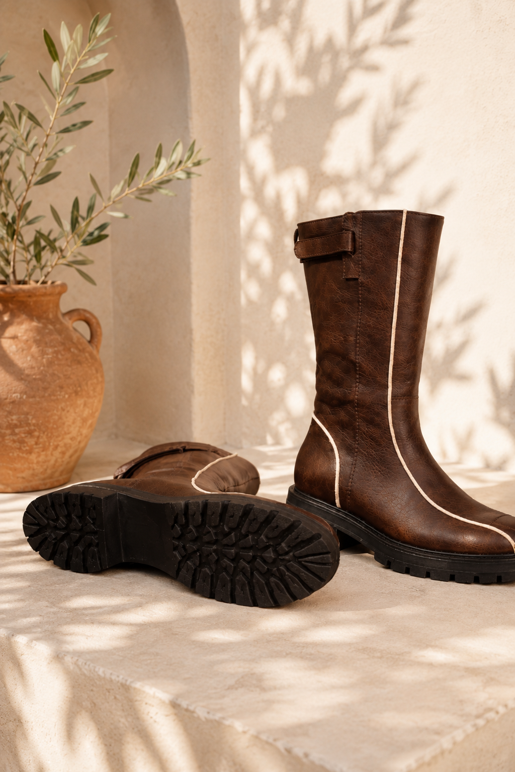 Bota Cleveland