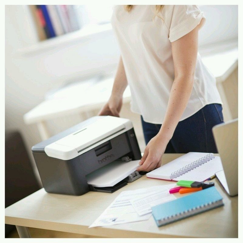 Impresora Láser Brother HL 1212 + Toner Inicial