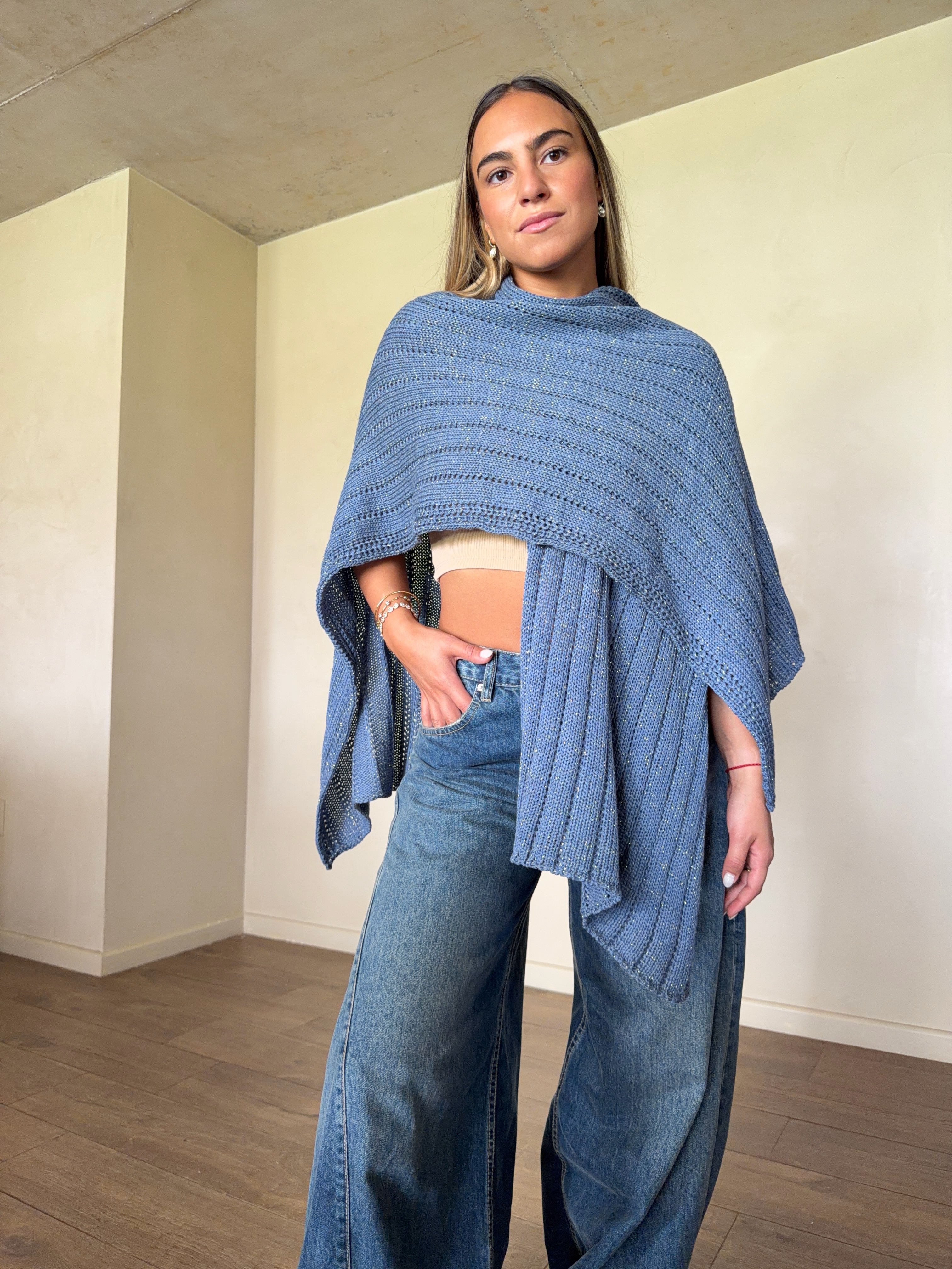 RUANA SURI