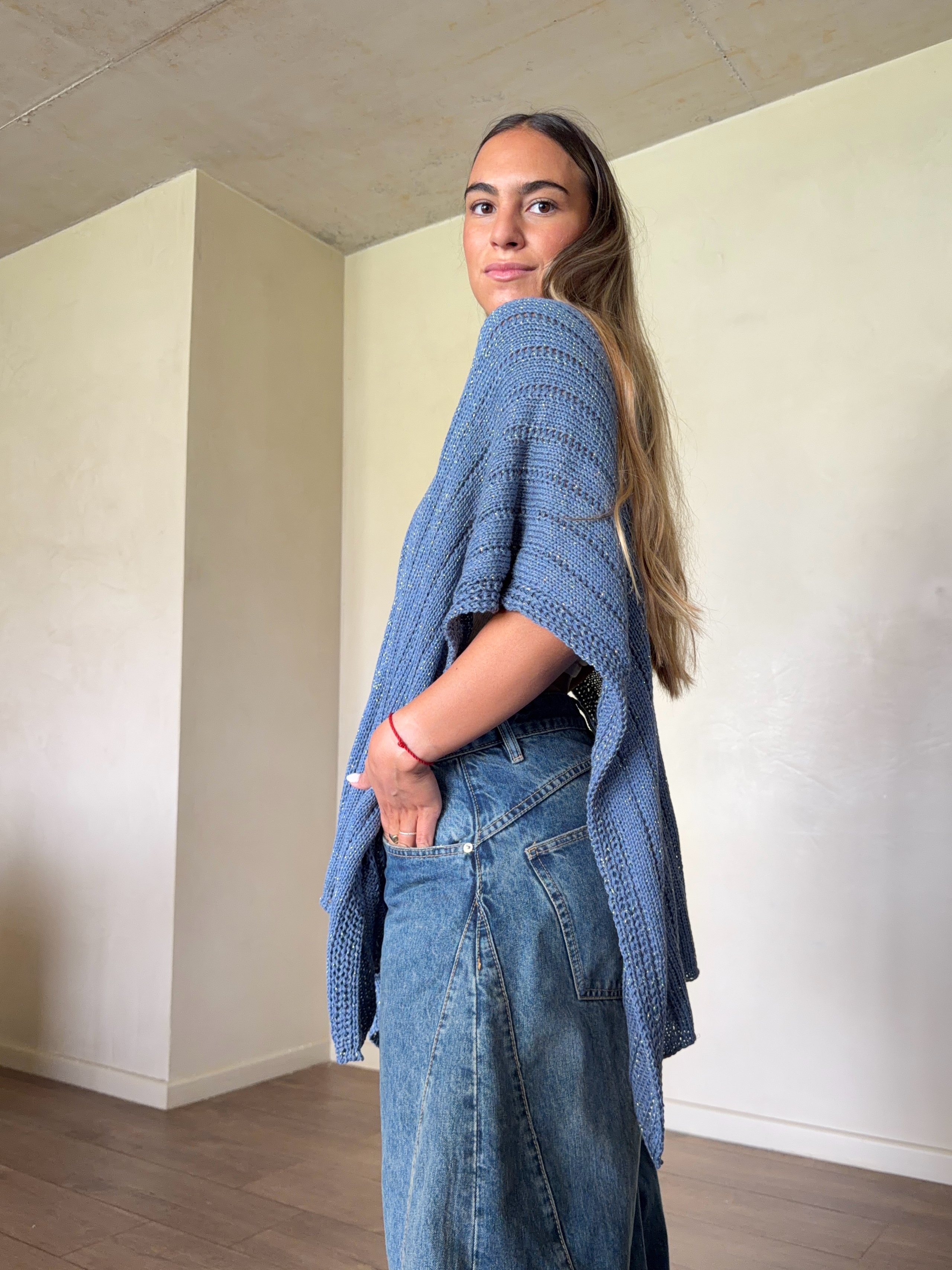 RUANA SURI