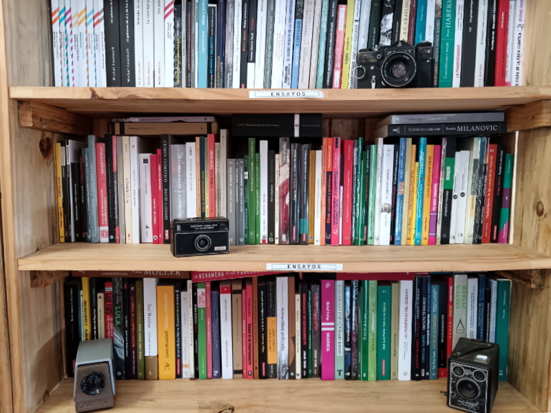 Visita a la librería Espacio Chamangá, en Maldonado 