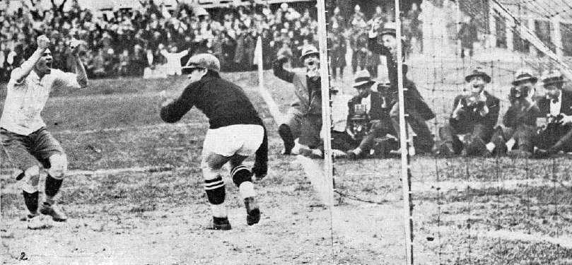 La pelota en el ángulo de la biblioteca