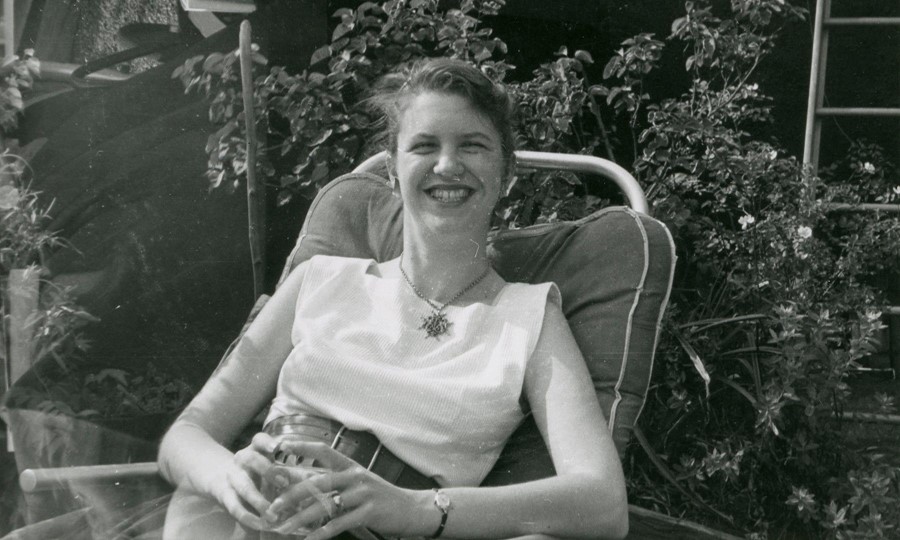 Leé «Madres», un relato de Sylvia Plath (EUA)