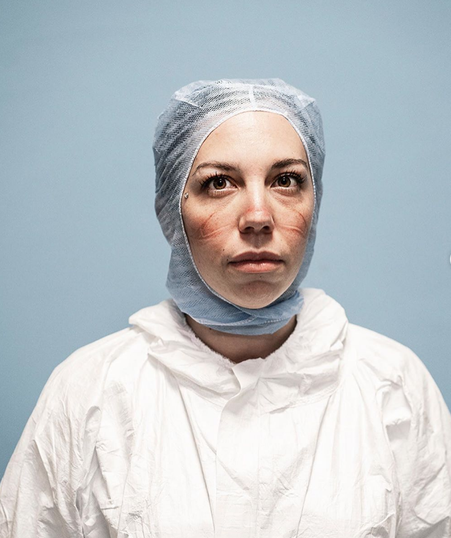 Profesional de la salud del hospital de San Salvatore, Pésaro, Italia. Fotografía de Alberto Giuliani.