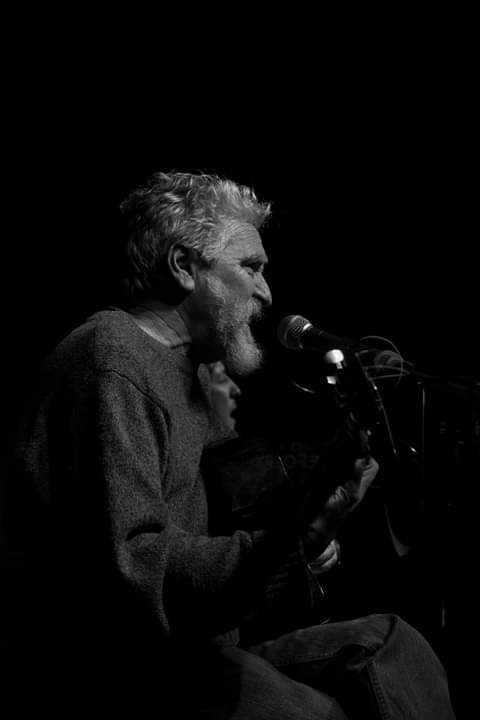 Texto en obra: Gustavo Espinosa