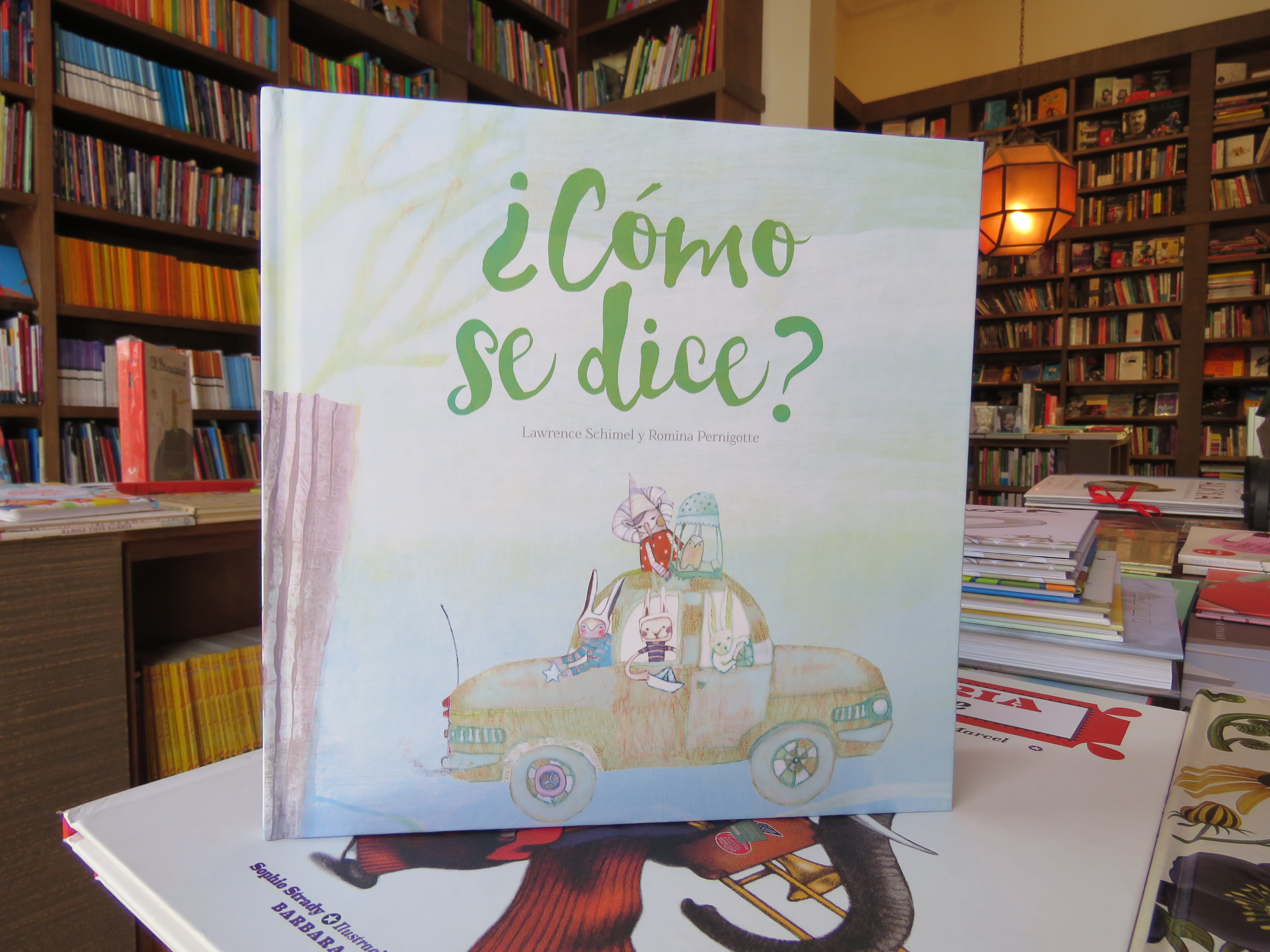 Horacio el oso recomienda «¿Cómo se dice?», de Lawrence Schimel y Romina Pernigotte