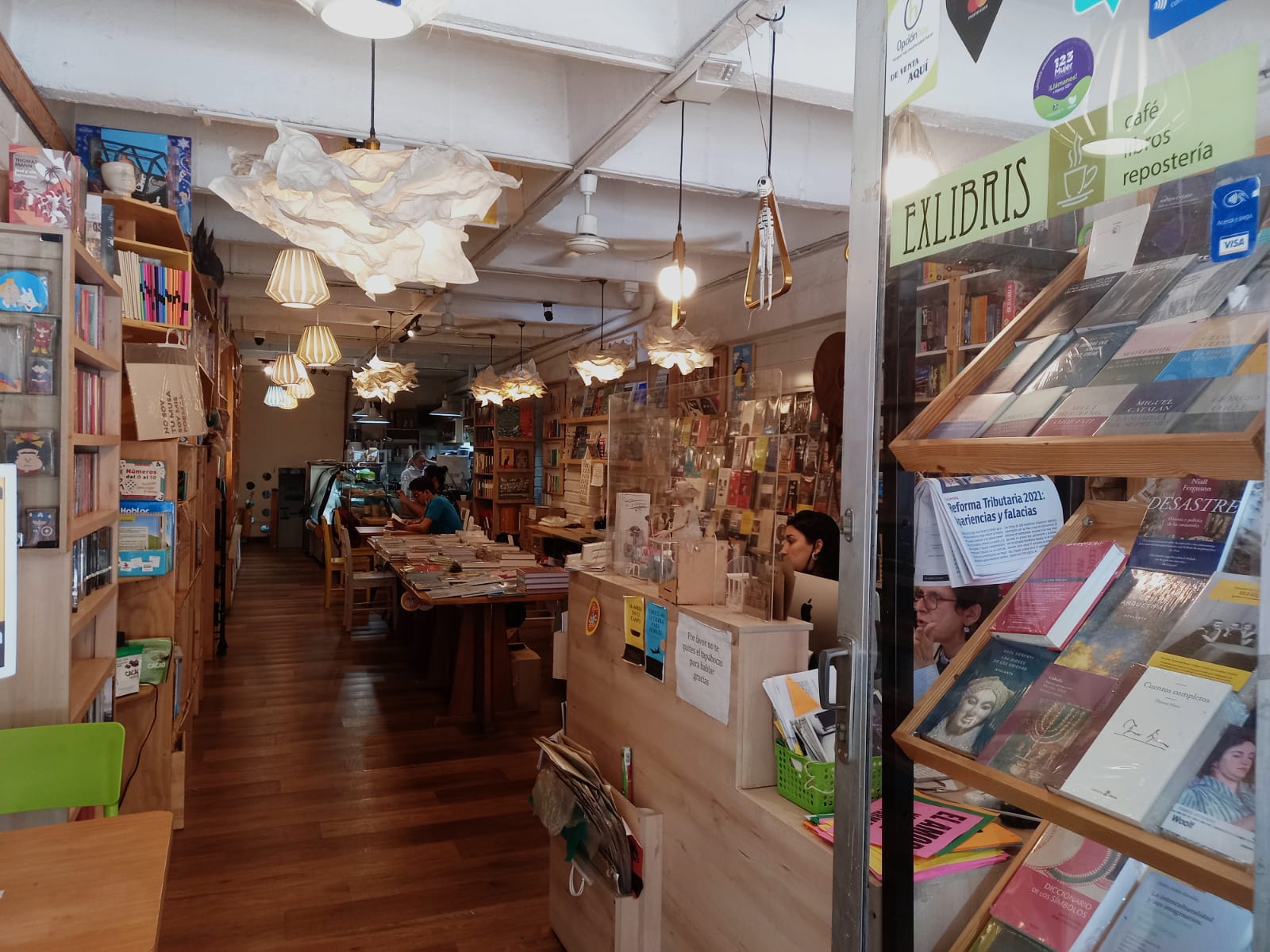 Una librería vende libros, pero hace mucho más