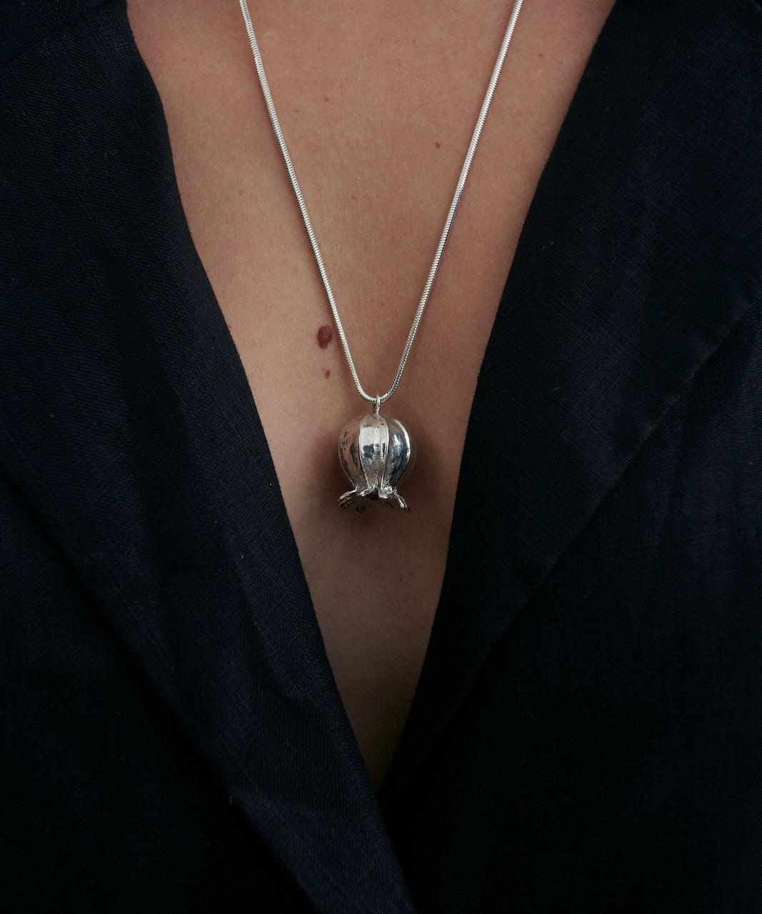 collar amapola