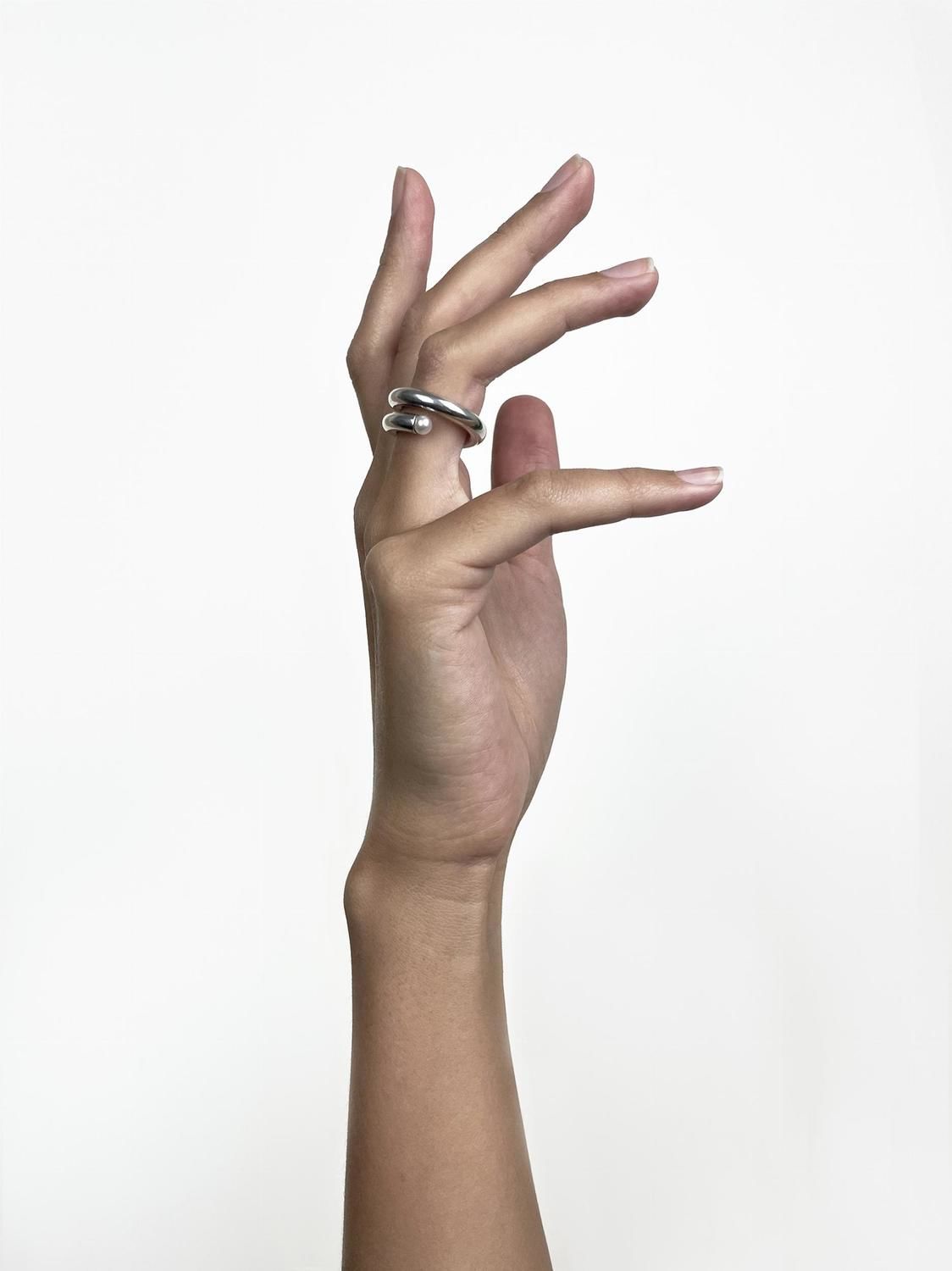 Anillo Perla Cross