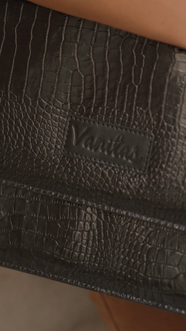 CARTERA HALLIE