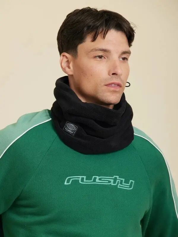 Cuello Rusty Pantai – Negro