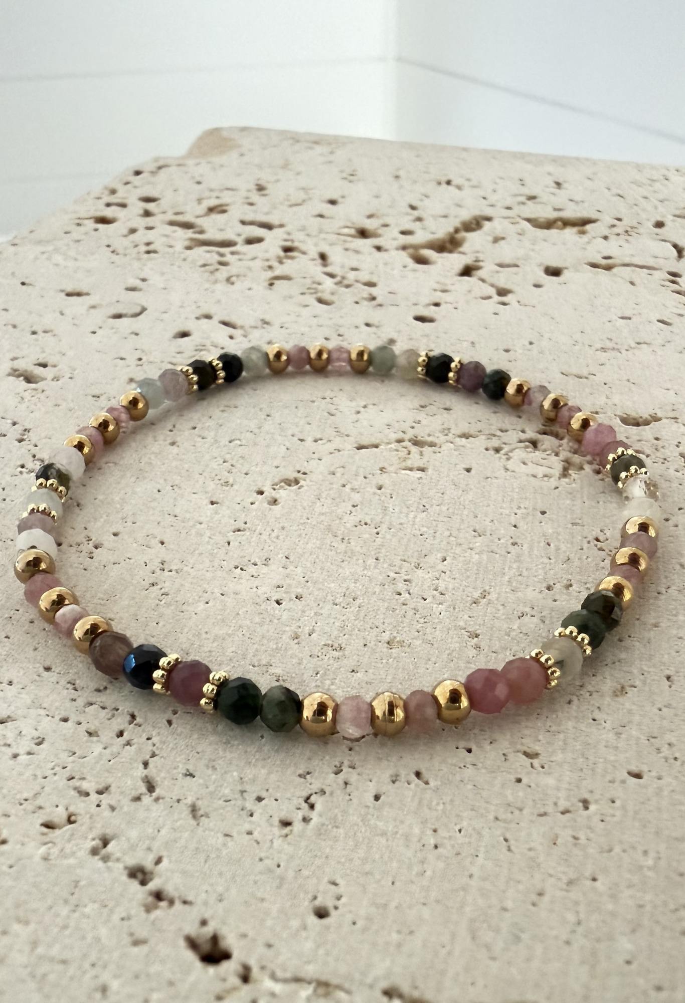 Pulsera SOLANA en acero y piedras naturales