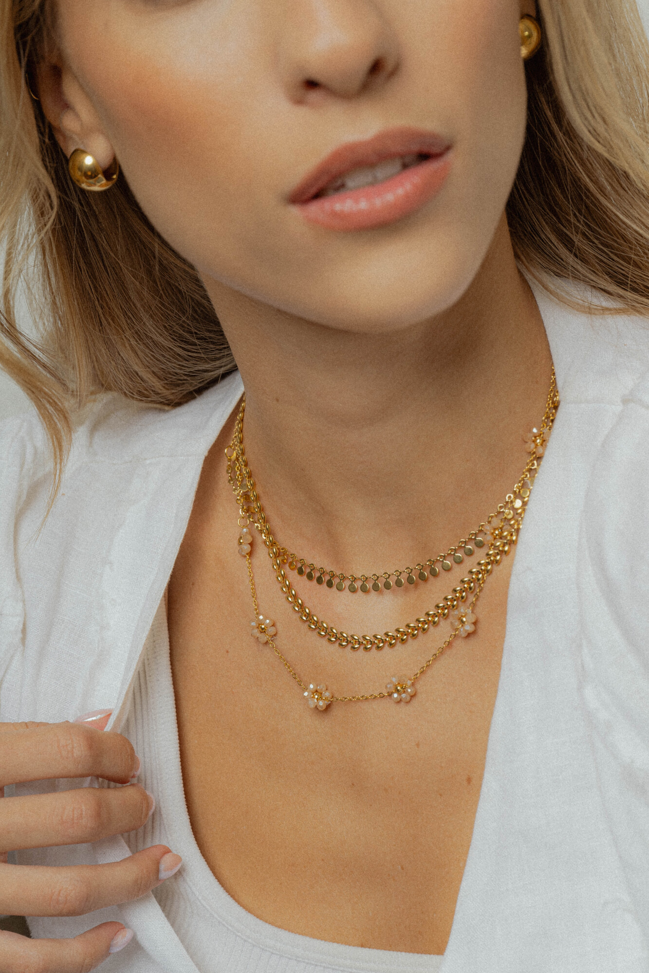 Collar DOT en acero dorado