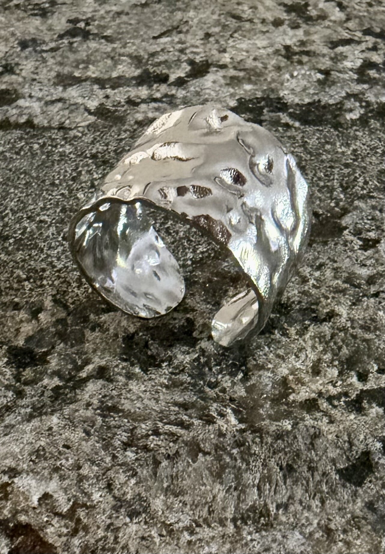 Anillo LETIZIA en acero plateado
