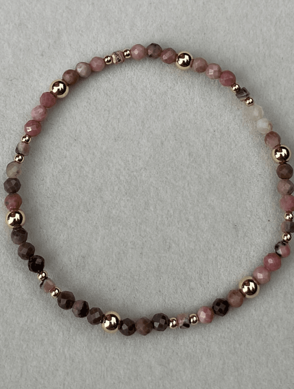 Pulsera BRIGITTE, Goldfilled y piedras naturales