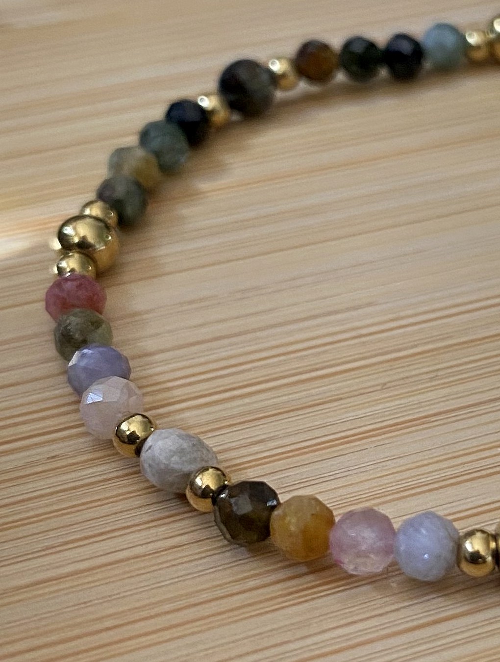 Pulsera GAIA en acero y piedras naturales