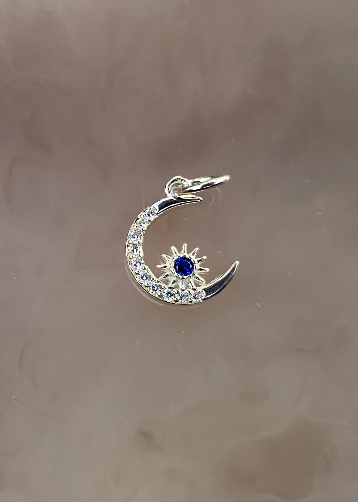 Dije Luna en Plata 925
