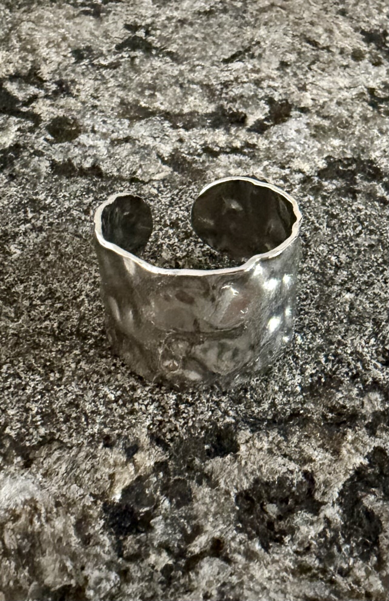 Anillo LETIZIA en acero plateado