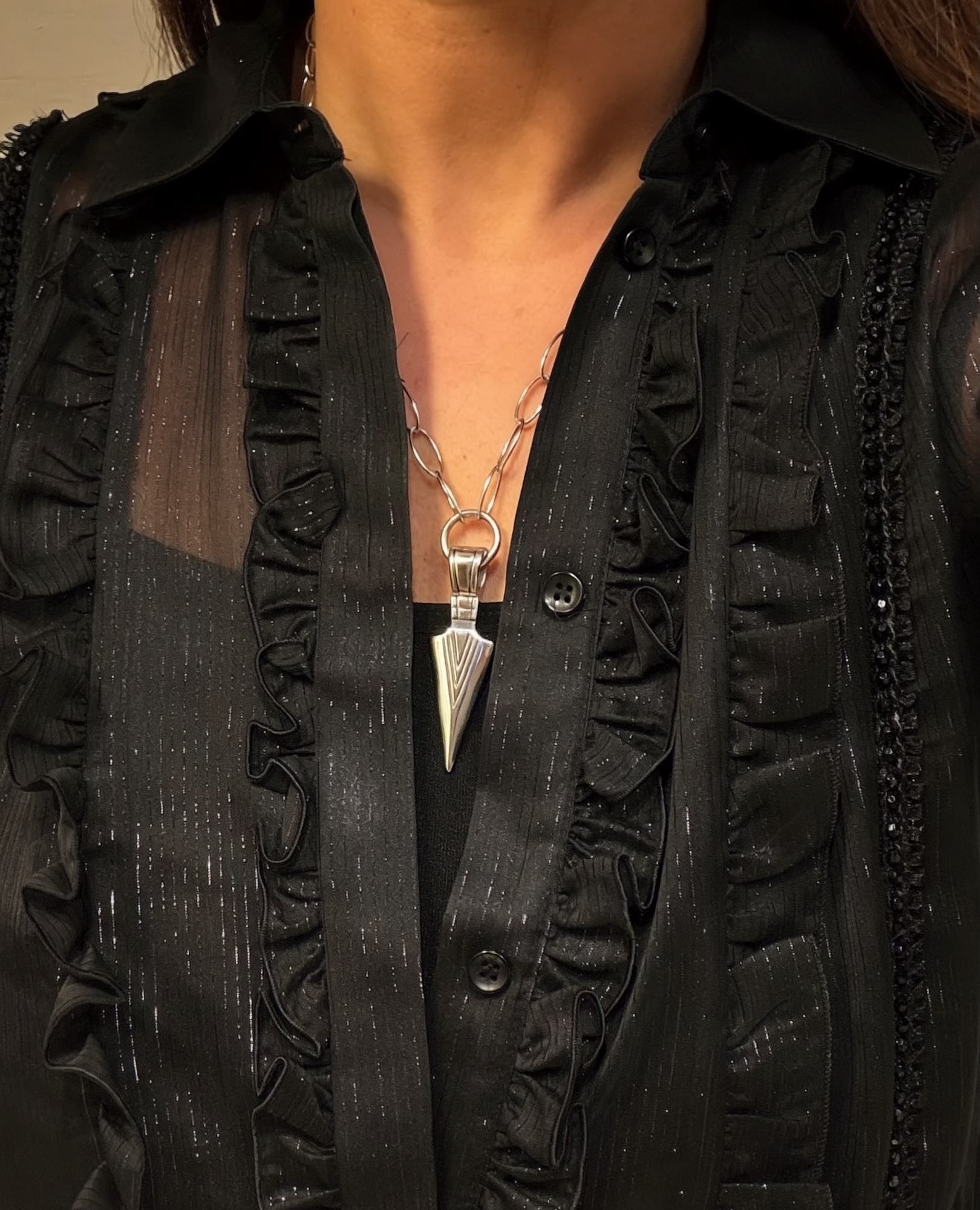 Collar SYROS en acero plateado
