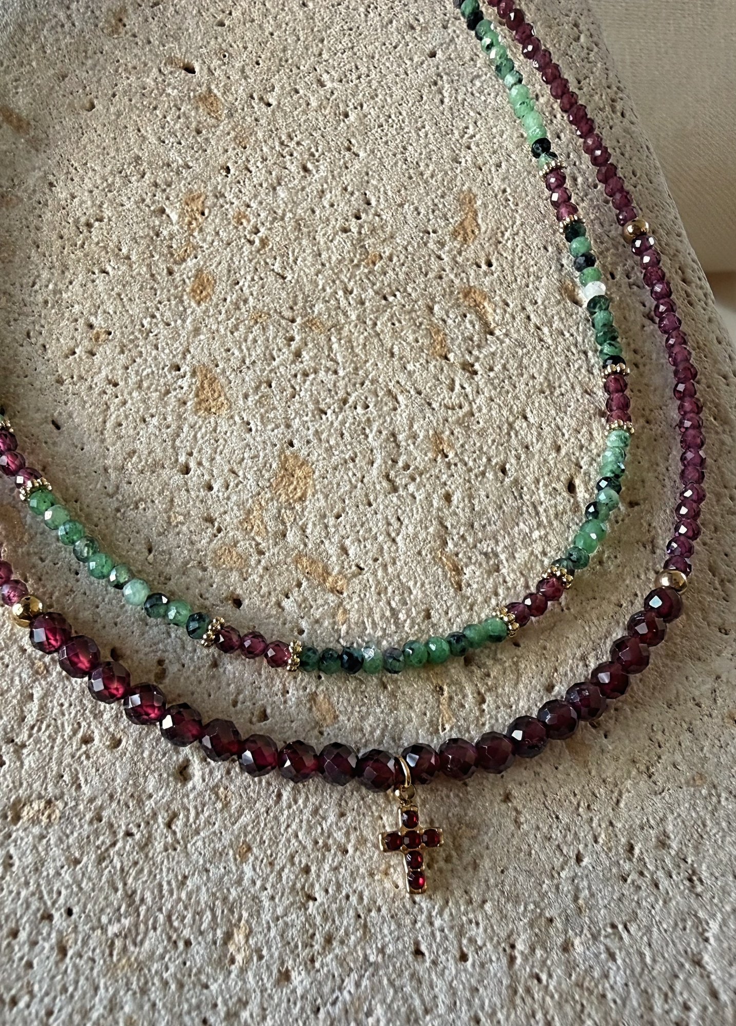 Collar OLIVA en acero y piedras naturales