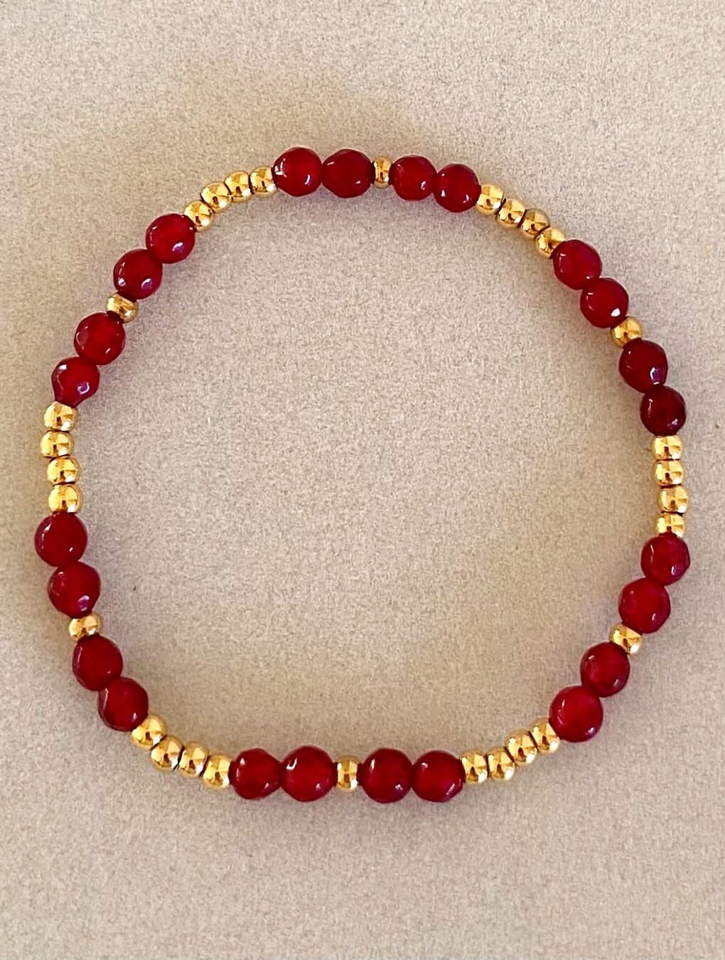 Pulsera GROSELLA en acero y piedras naturales