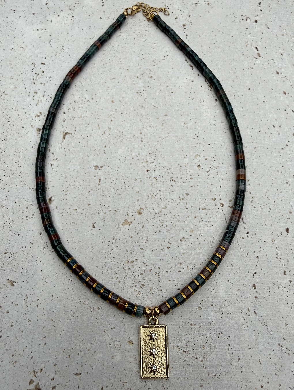 Collar PORTOFINO de piedras naturales, acero y hematita