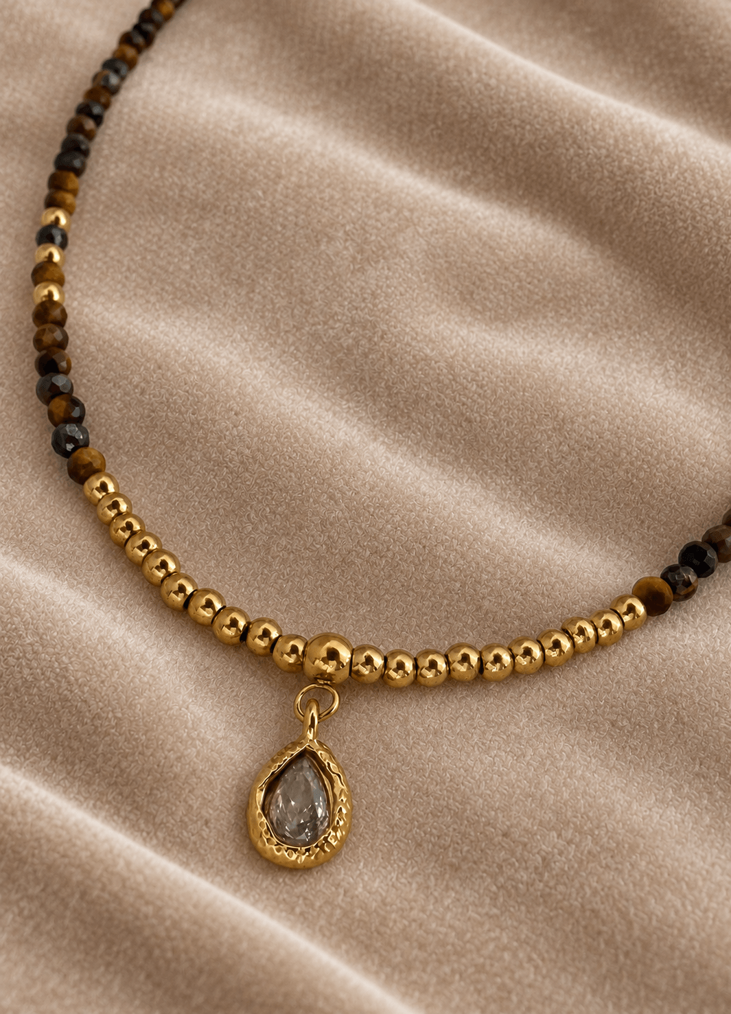 Collar ELINA en acero y piedras naturales
