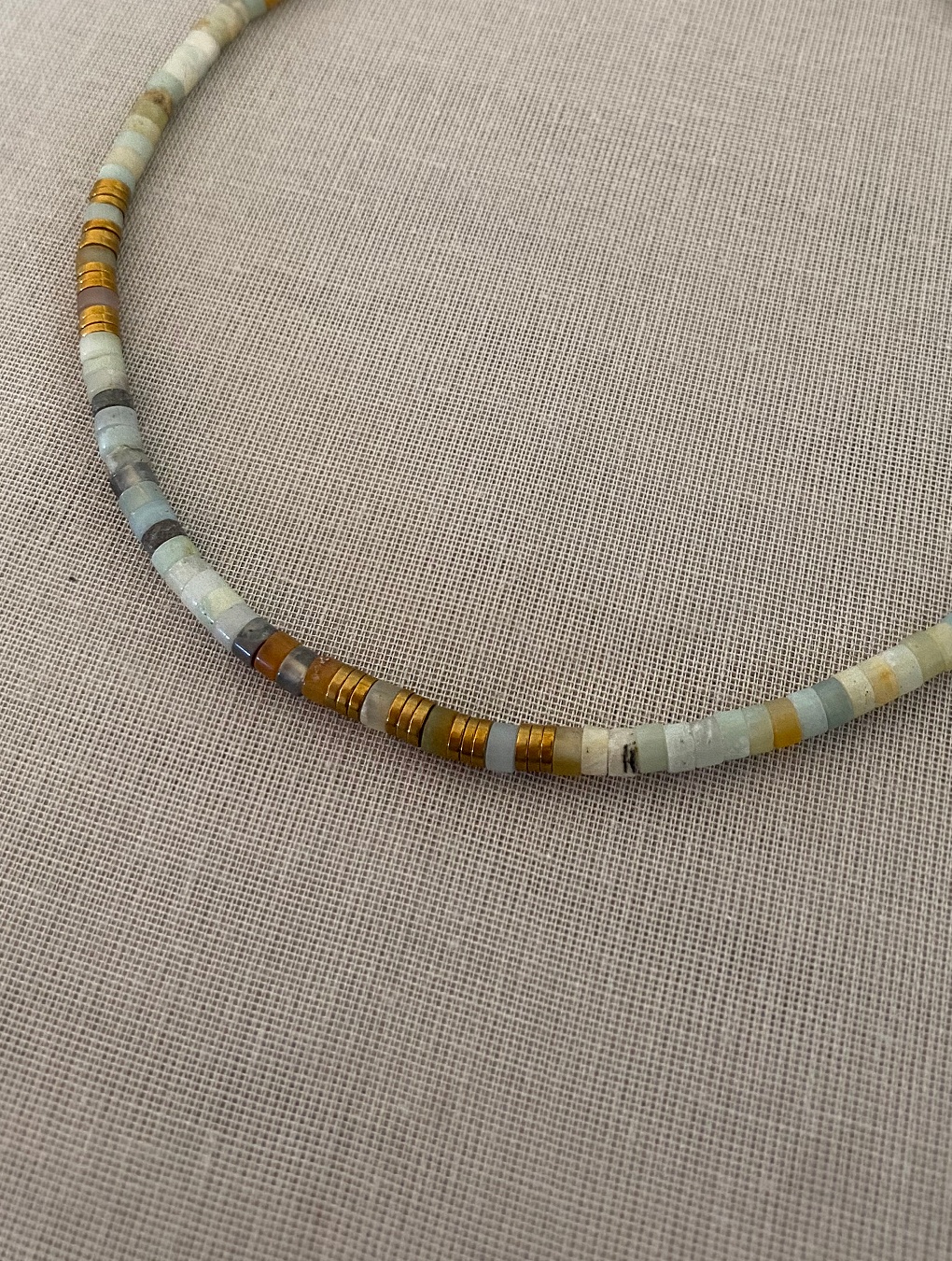 Collar SAFARI con hematita y piedras naturales