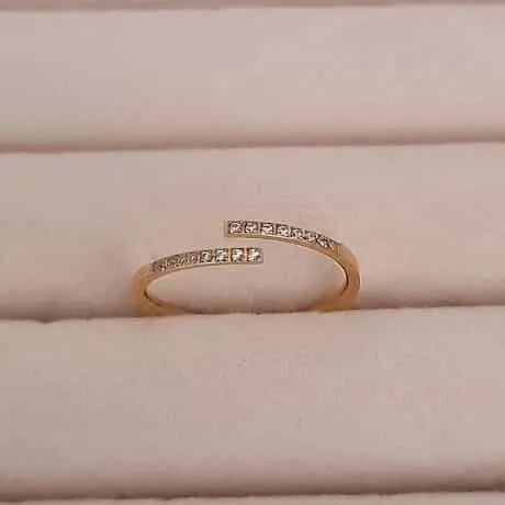 Anillo SELENE en acero dorado