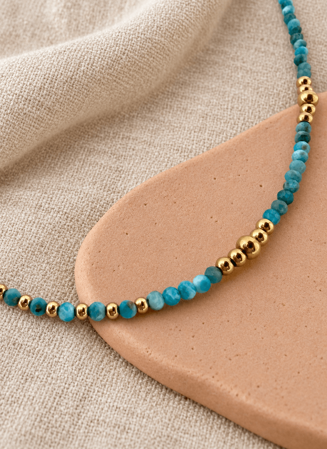 Collar AMAIA en acero y piedras naturales