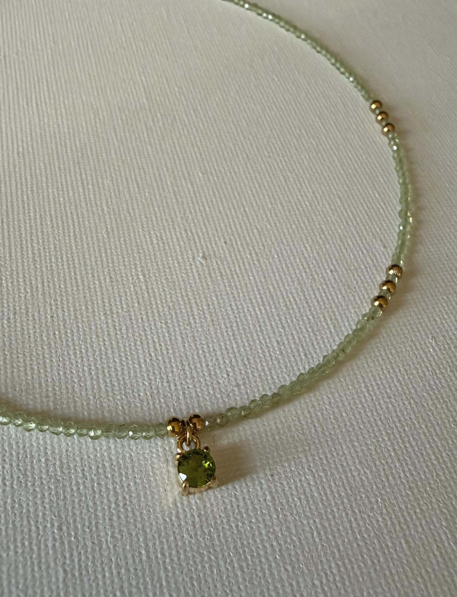 Collar KIWI en acero y piedras naturales