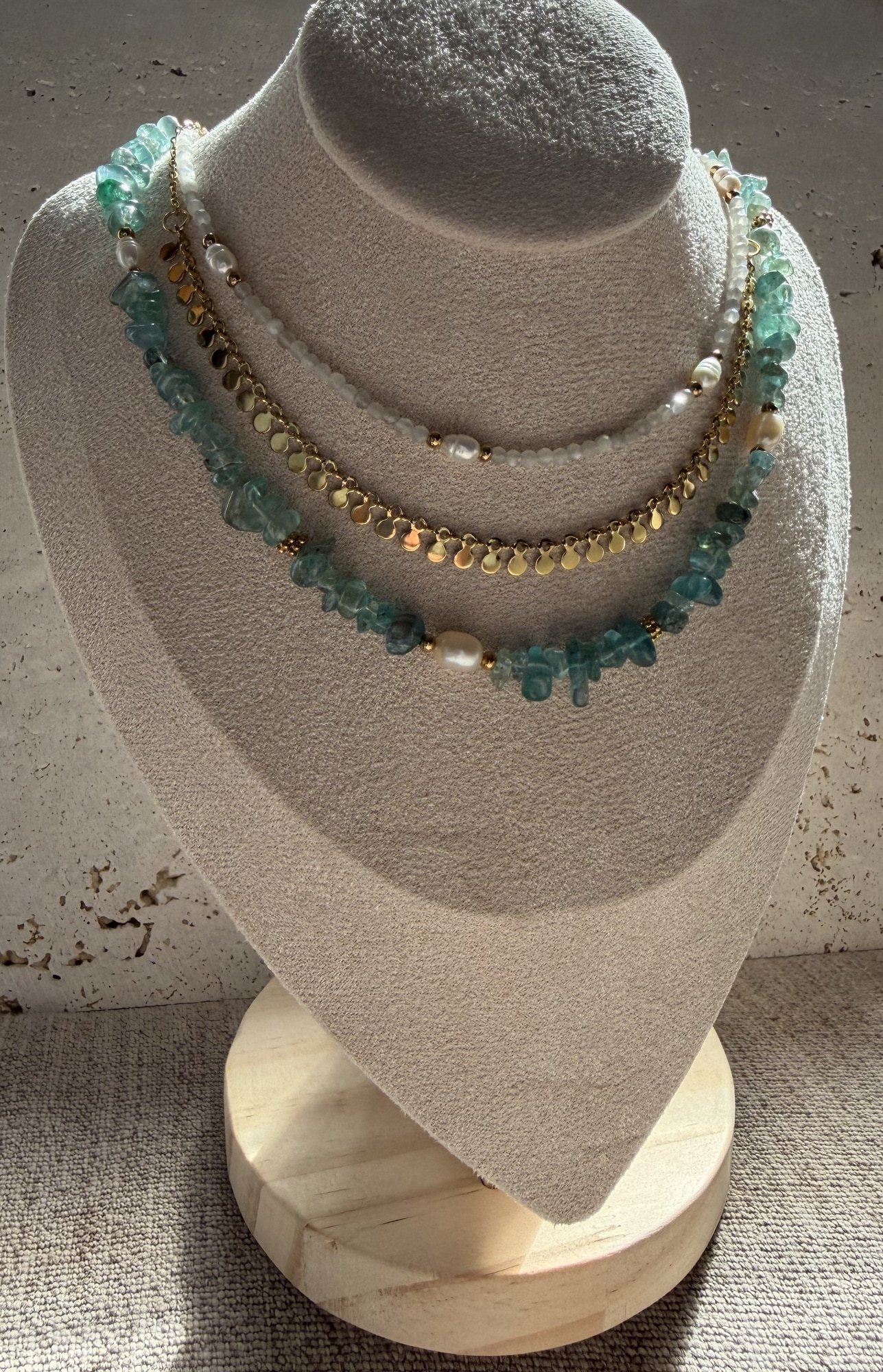 Collar RIO en acero, piedras naturales y perlas de río