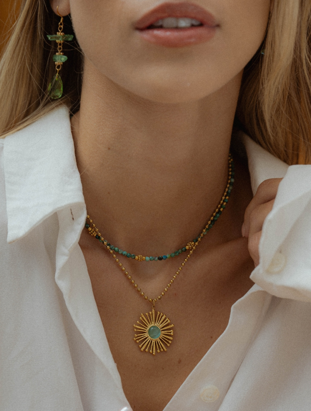 Collar MILA en acero dorado