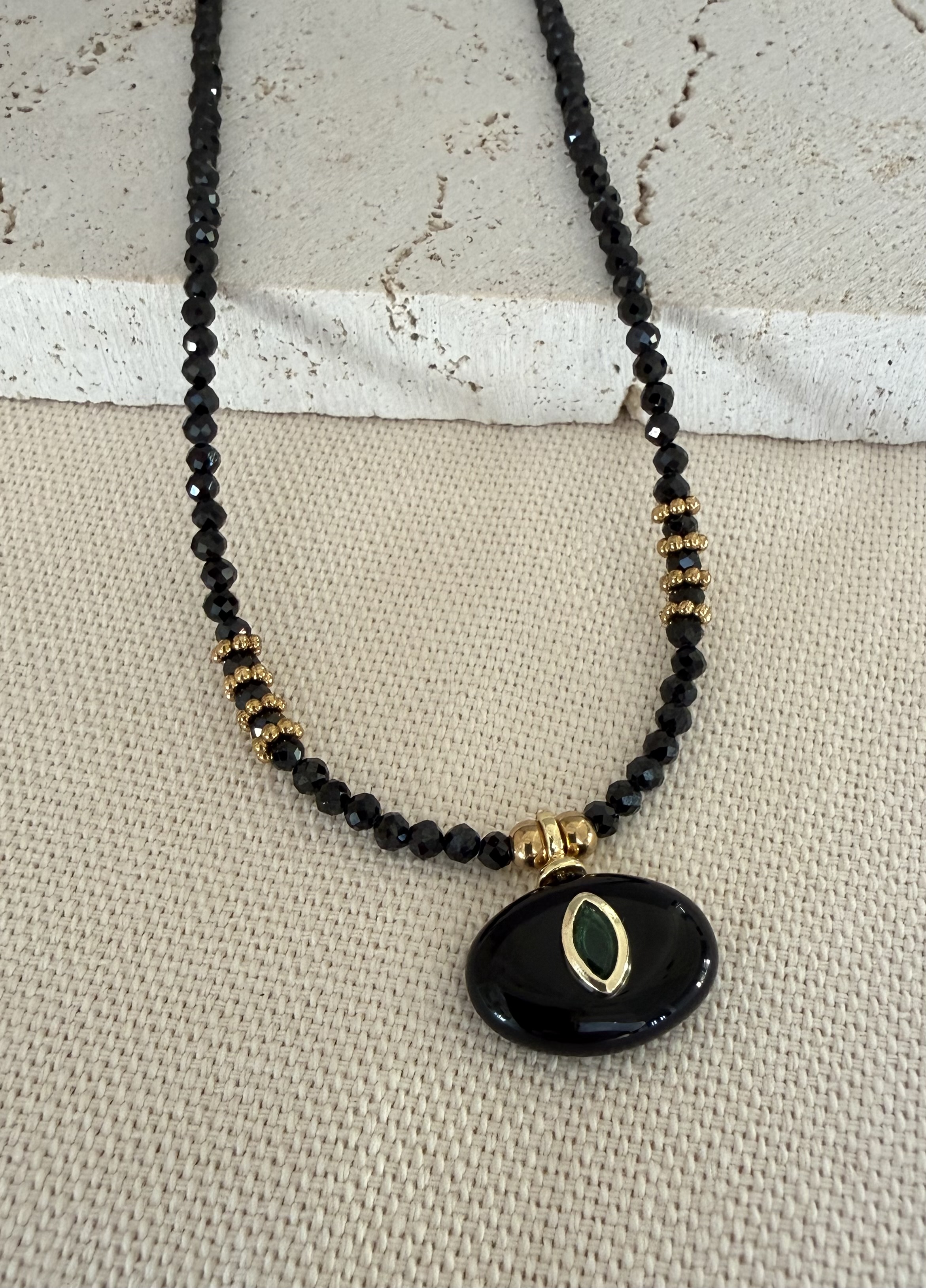 Collar TOLEDO en acero y piedras naturales