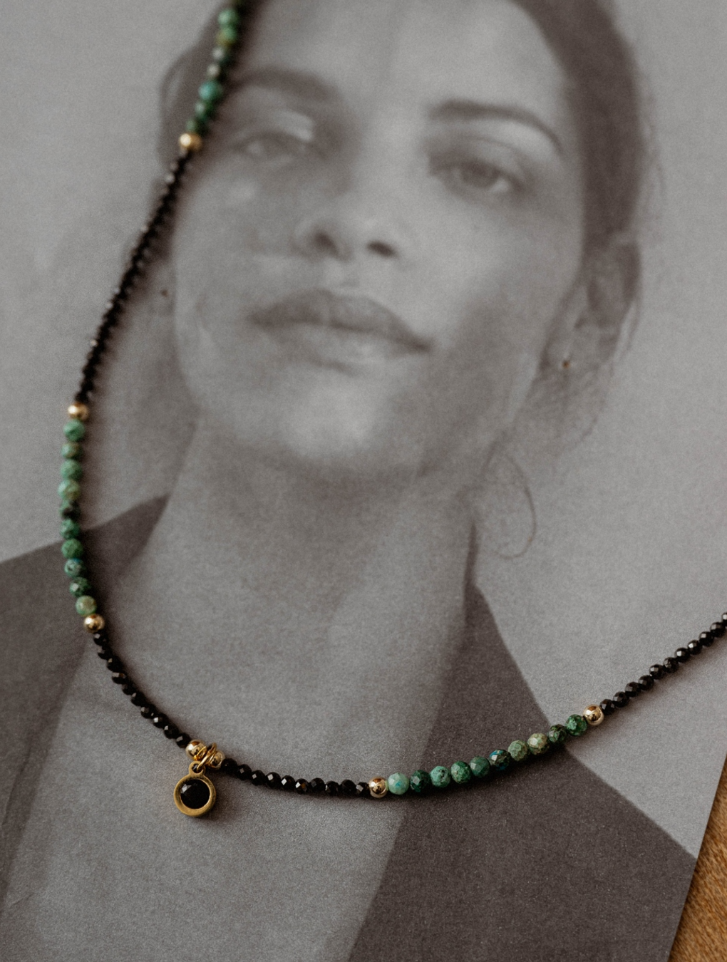 Collar AMAIA con piedras naturales